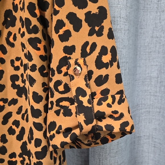 JM Collection Brown,peach and Black Animal Cheetah Print Blouse V Neck Size Med - Picture 4 of 12